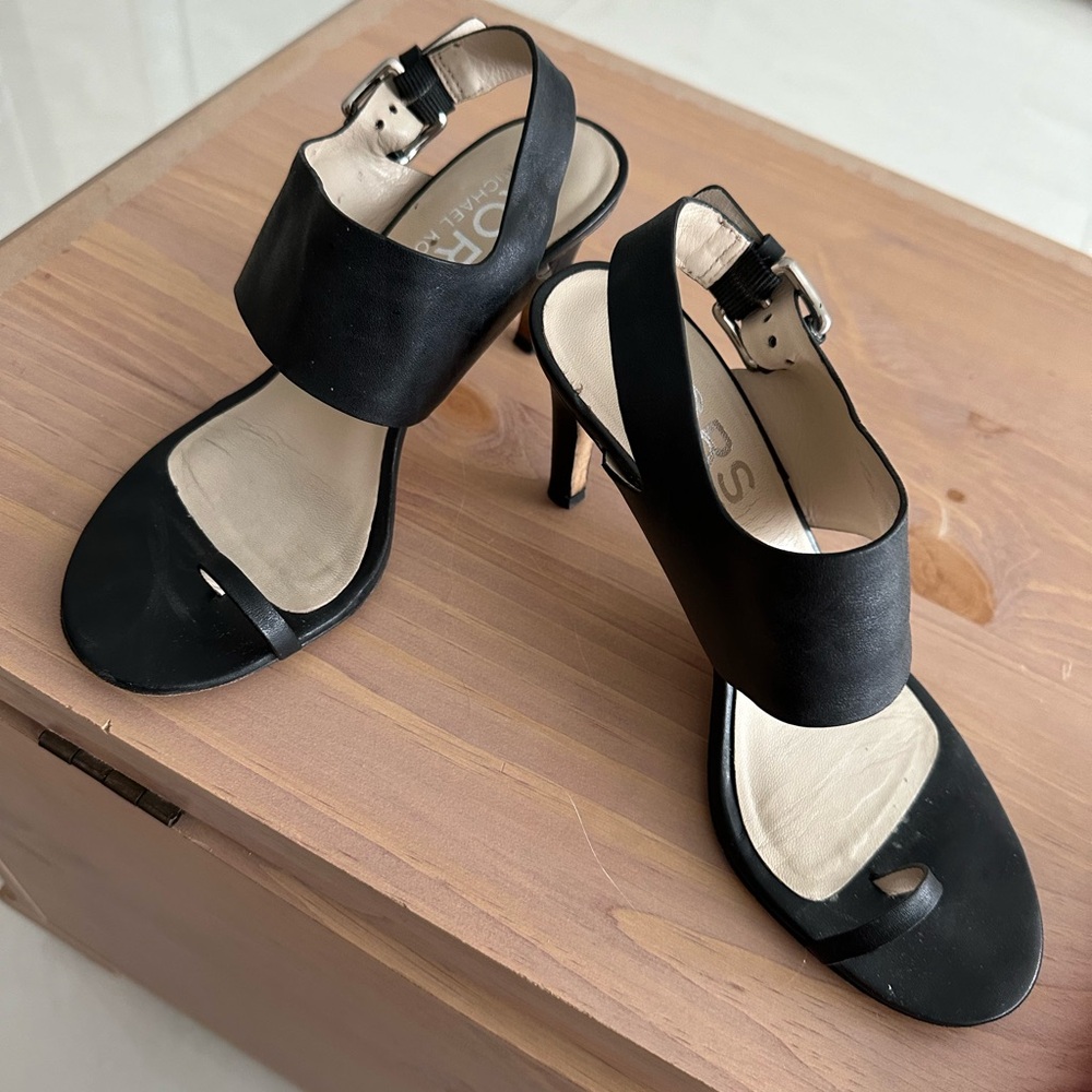 KORS by Michael Kors leather sole Size 7M